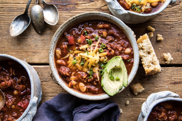 healthy-slow-cooker-turkey-and-white-bean-chili-5-700x467